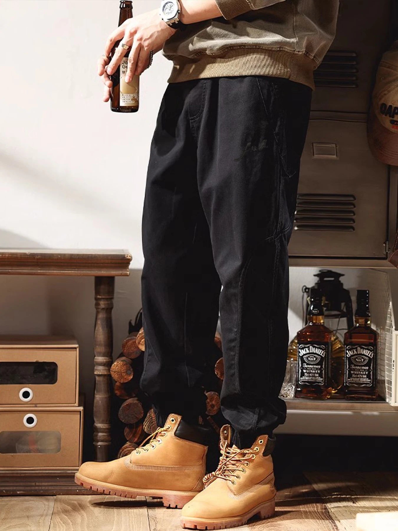 Casual Work Pants, Multi-Pocket Design. Relaxed Waist.