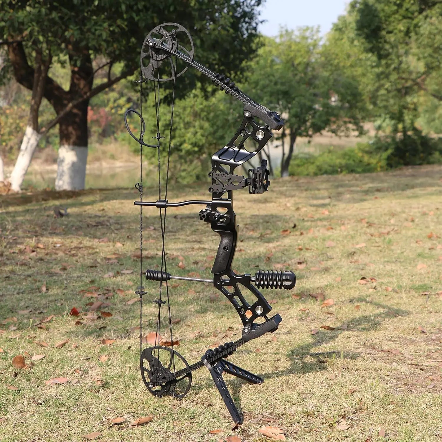 Compound Bow and Arrow Set for Adult and Beginner. Right Hand, 30-70 Lbs. Draw Weigh.