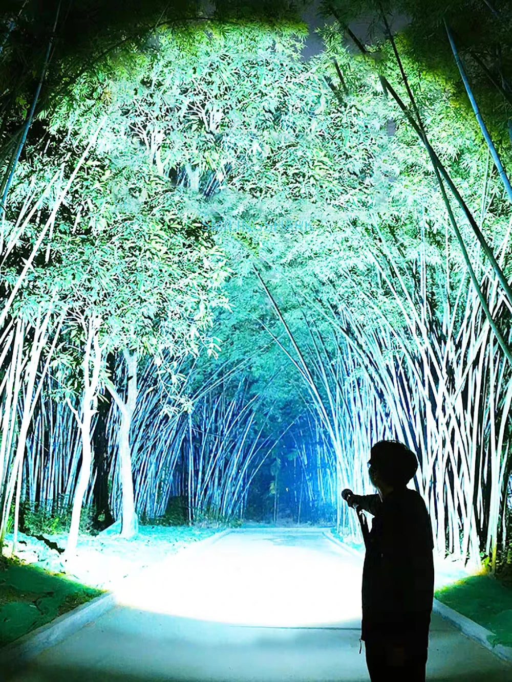 1000W Built-in Battery Flash Light. Emergency Spotlights. 9km 990000000LM, Most Powerful Led Flashlights ,Tactical Torch 15000mah.