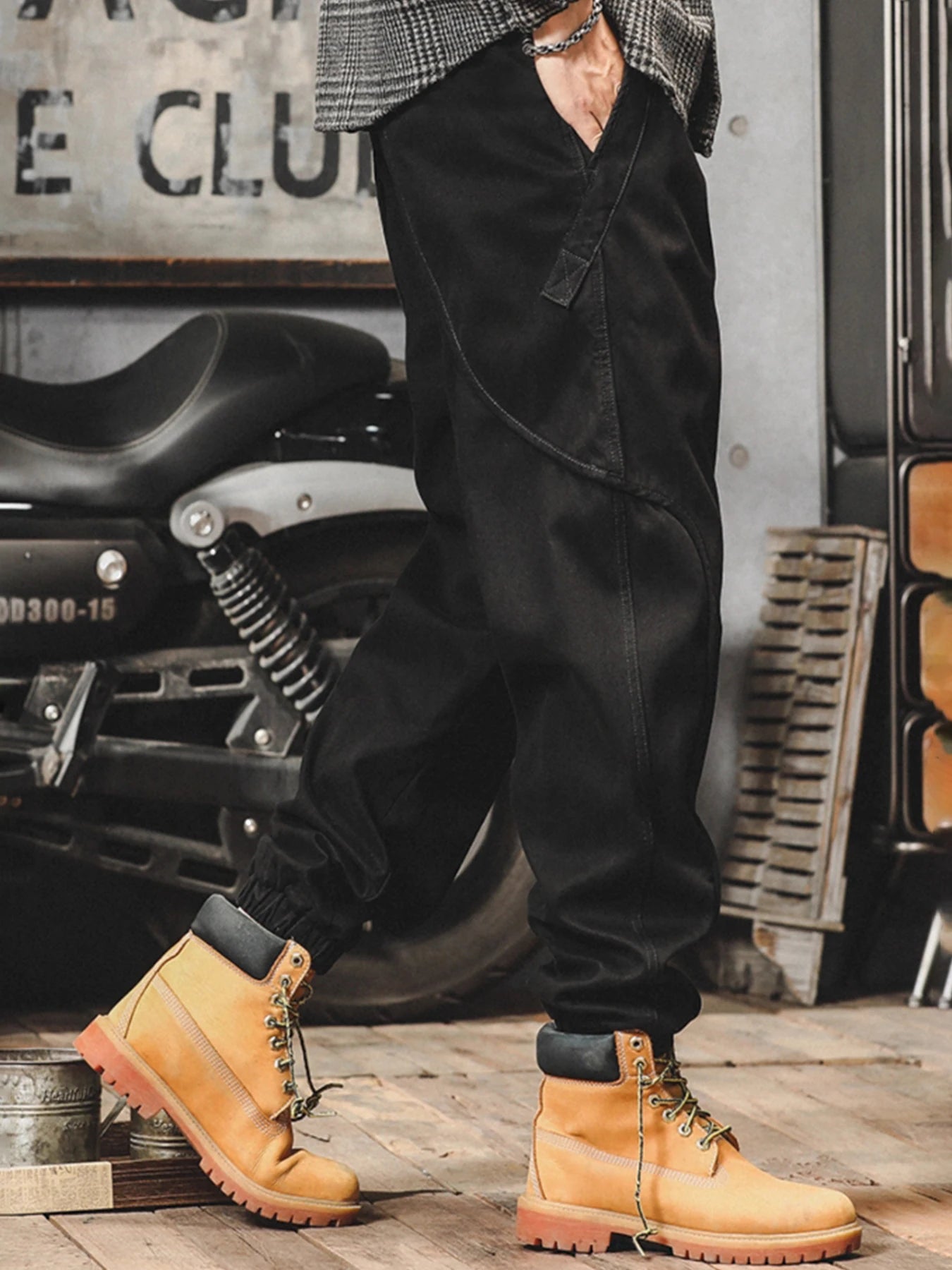 Men's Tactical Work Pants - Adjustable Multi Pocket Design.