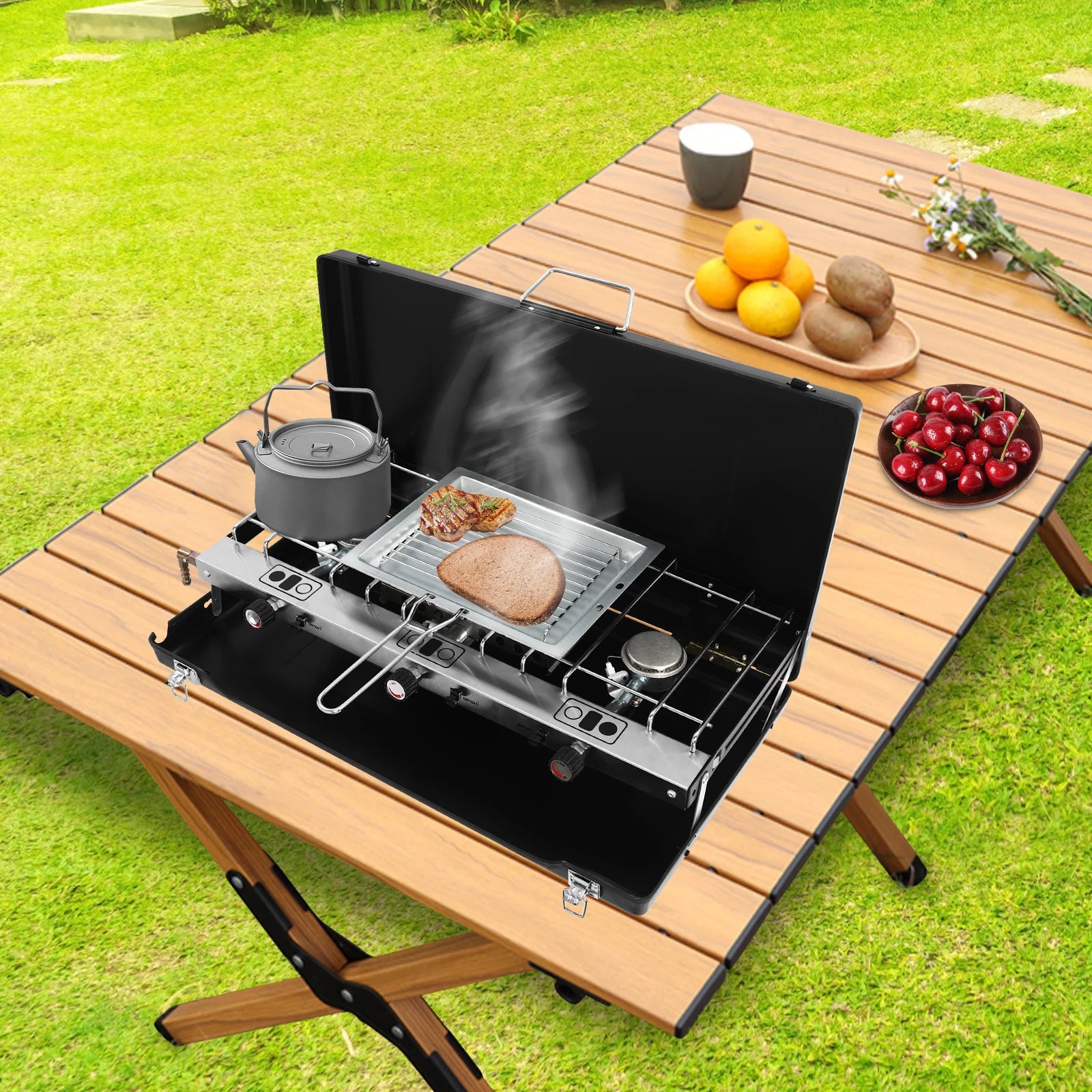 Portable Camping Stove with Griddle. 3 Burner, Propane Gas. Camping, Barbecues.