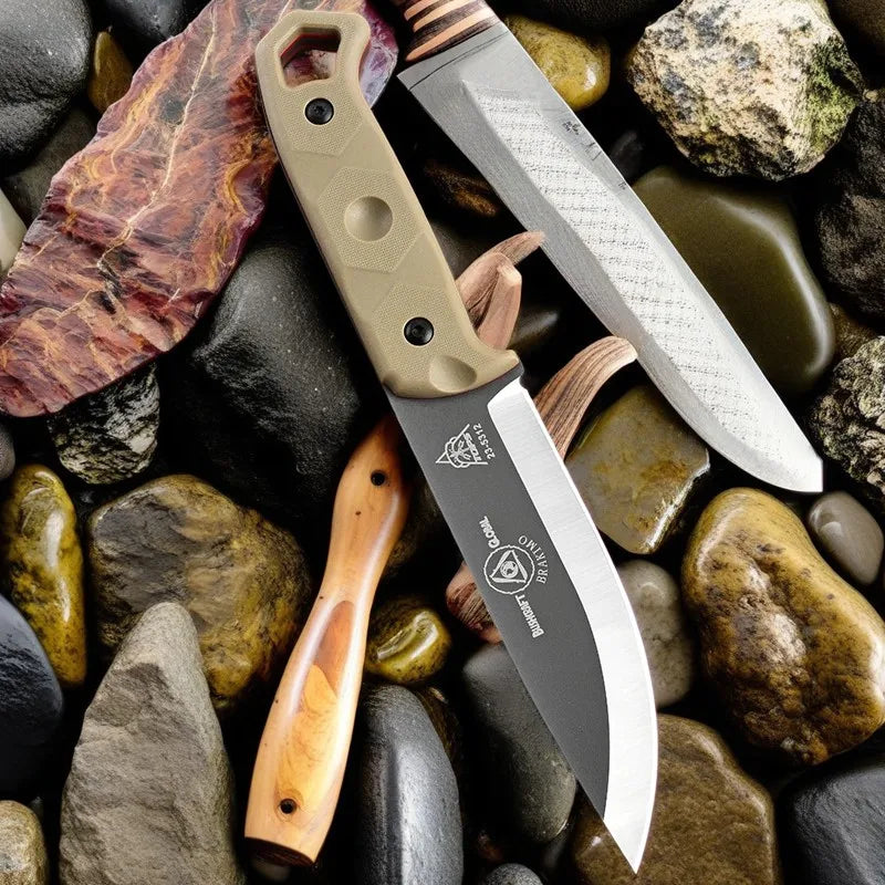 High Quality Steel Hunting Knife. Rubber Anti Slip Handle, Leather Case.