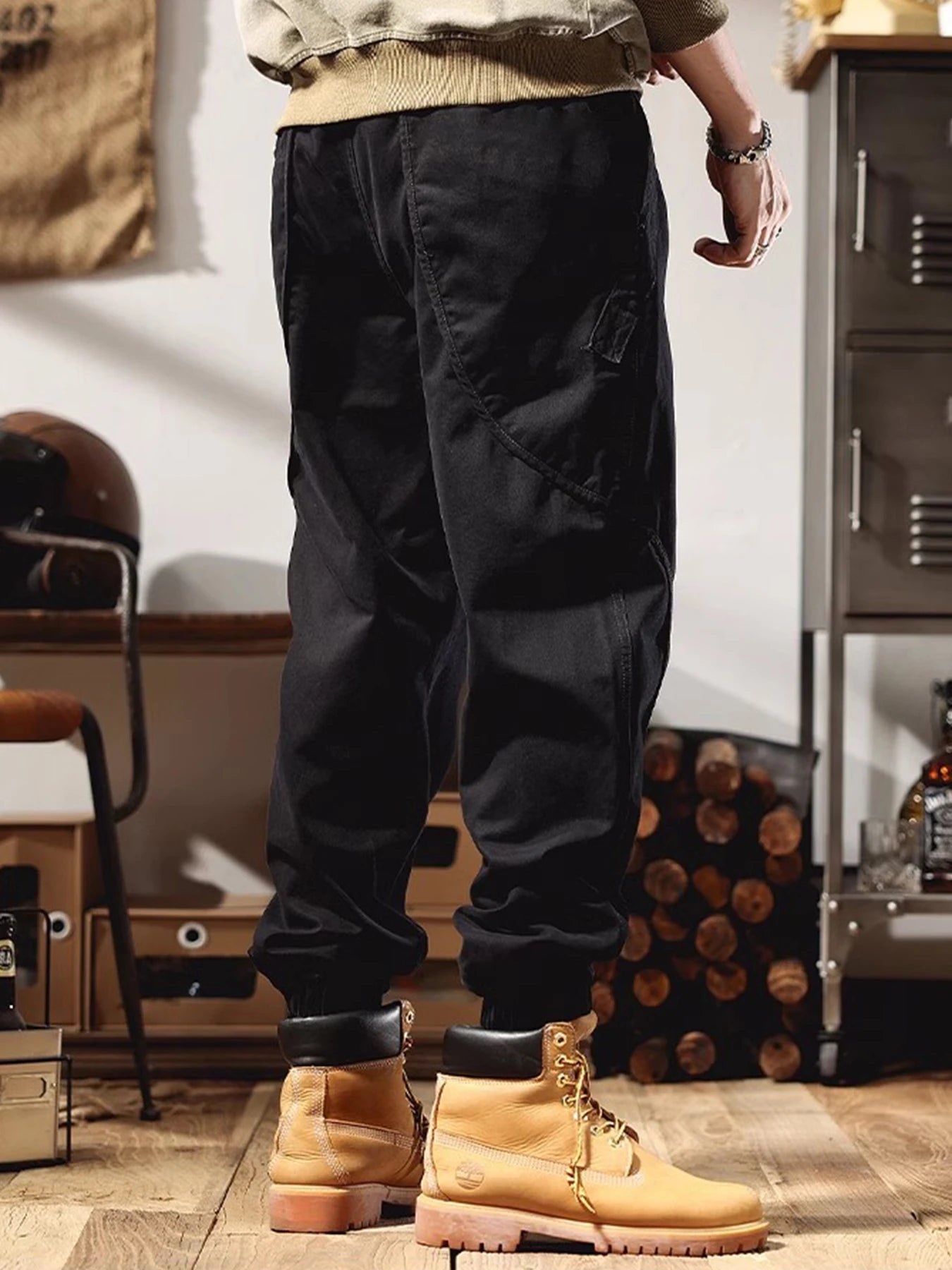 Casual Work Pants, Multi-Pocket Design. Relaxed Waist.